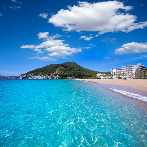 유토이미지 Ibiza caleta de Sant Vicent cala San vicente beach san Juan at