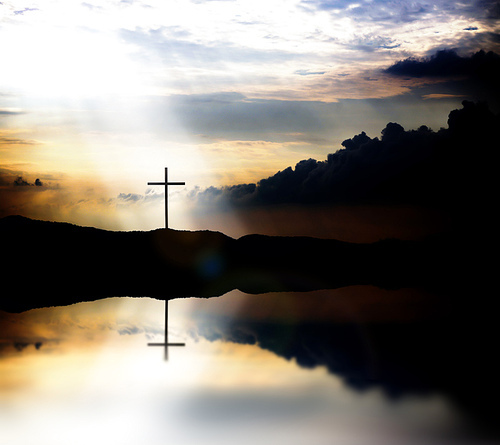 신비로운 빛과 구름 예수그리스도의 죽음과 부활 그리고 거룩한 십자가