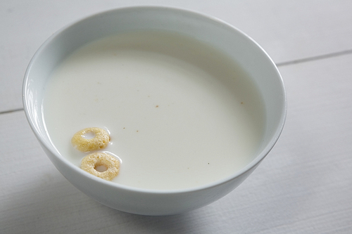 Close-up of healthy breakfast cereal in bowl