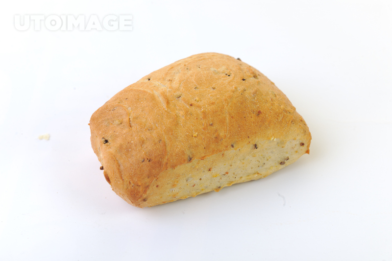 유토이미지 | fresh bread food healthy product isolated on white 유토이미지 | fresh bread food healthy product  isolated on white