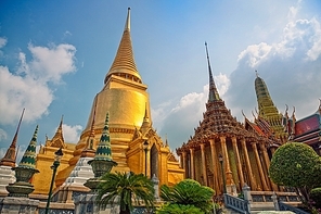 Famouse  Bangkok   Temple - 'Wat Pho'  photo