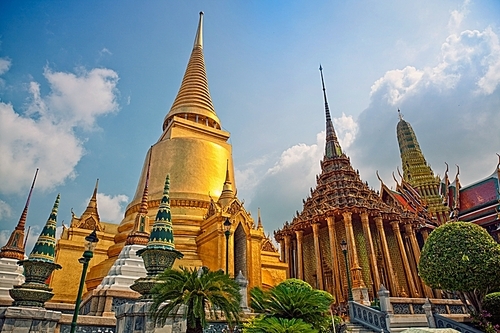 Famouse  Bangkok   Temple - 'Wat Pho'  photo