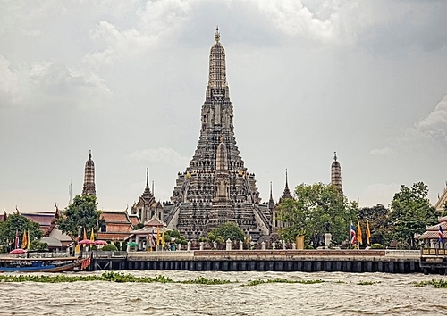 Wat Arun|The Temple of Dawn  view from Tha Tien. Bangkok|Thailand