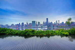 manhattan new york skyline at  from east river dusk usa