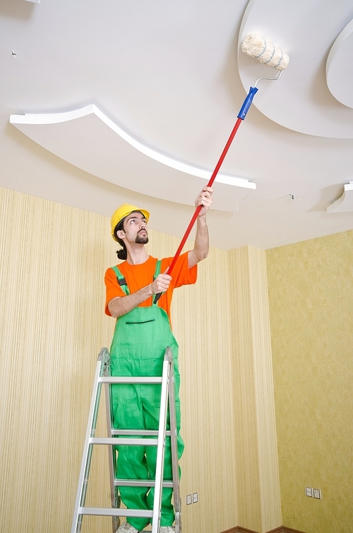 유토이미지 Painter worker during painting job