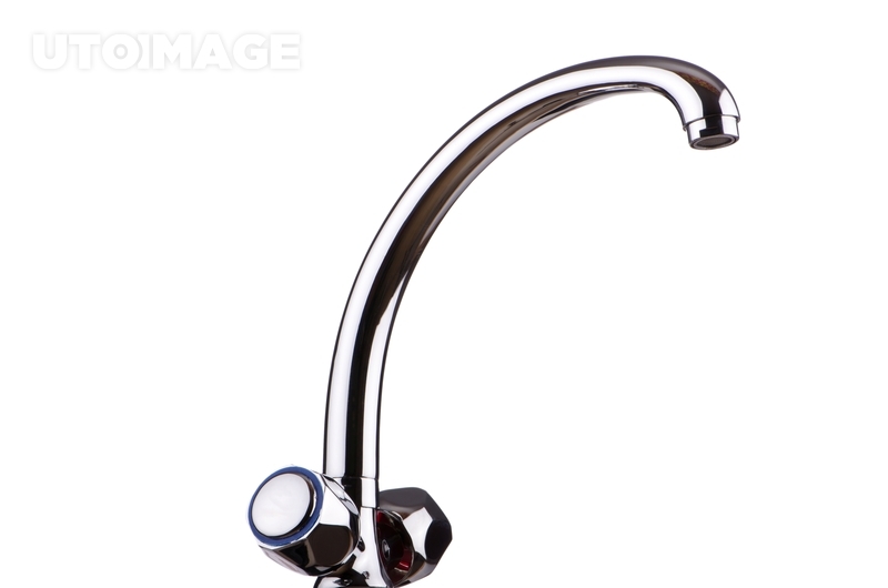 유토이미지 | Chrome tap isolated on white