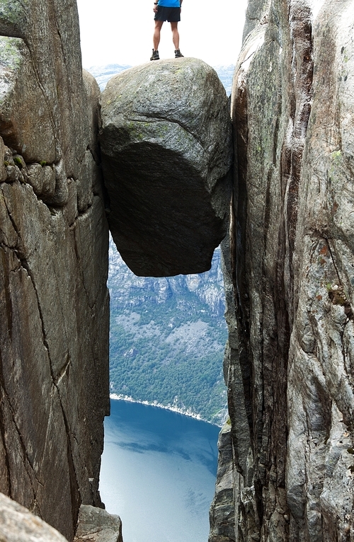 Kjeragbolten in Norway