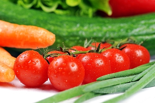 fresh vegetables. Included are  tomatoes|carrots|cucumber|onions