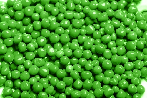 palatable tinned green peas close up