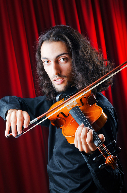 Violin player playing the intstrument