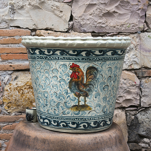 Close-up of a decorative urn, Fabrica La Aurora, San Miguel de Allende, Guanajuato, Mexico