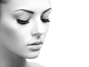 Beautiful woman face. Perfect makeup. Beauty fashion