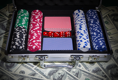 Poker set on the dollars