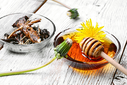 Therapeutic components of dandelion roots and honey syrup