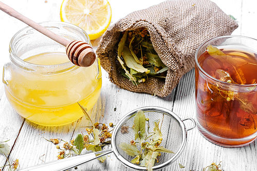 Antiviral Linden tea with honey and lemon