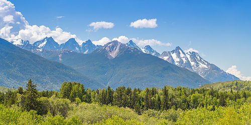 Mountain chain of Seven Sisters Provincial Park & Protected Area, Canada