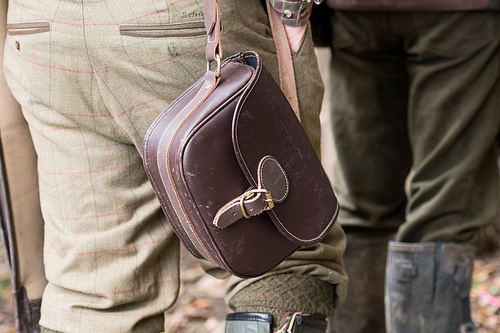 Leather cartridge bag for game shooting