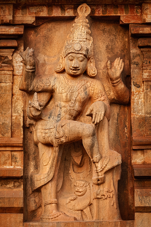 Temple entrance guard statue. Brihadishwara Temple. Tanjore (Thanjavur), Tamil Nadu, India. The Greatest of Great Living Chola Temples - UNESCO World Heritage Site,