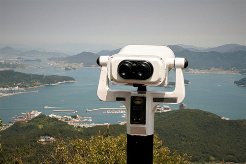 남해 바다를 바라볼수 있는 동전 망원경 설치