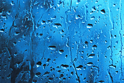 비오는 날 우울한 유리창에 흐르는 빗방물 흔적, 오늘따라 유난히 슬퍼보이는 블루톤의 푸른 유리창과 빗방울들