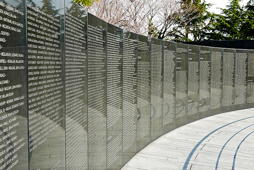 세계 유일한 유엔 기념 공원 내의 참전 용사 기념비