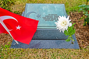 세계 유일한 유엔기념공원의 전사자 묘역에 헌화,터키