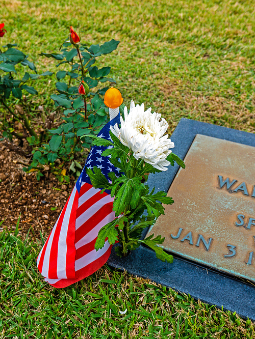 세계 유일한 유엔기념공원의 전사자 묘역에 헌화,미국
