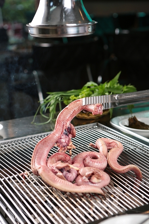 꼼장어구이