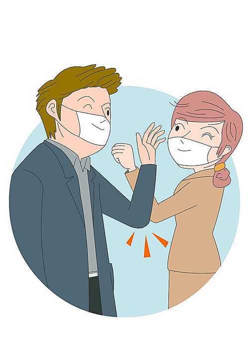 전염병을 예방하기 위해 마스크를 쓰고 가볍게 팔 터치로 인사를 하는 사람들.