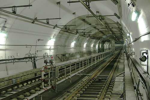 지하철 터널