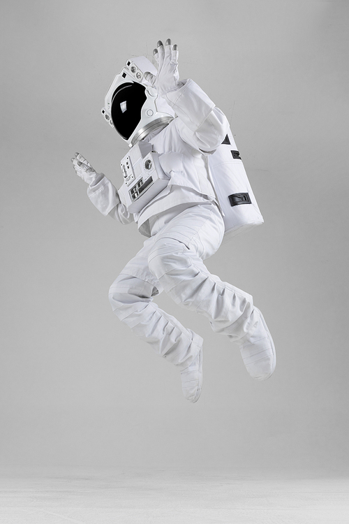 우주생활 - 점프하는 우주인