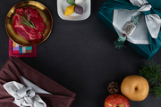 명절선물세트_사과와 배 과일들과 추석에 관련된 용품 및 송편과 고기 그리고 보자기에 싸인 선물 탑뷰 이미지 사진