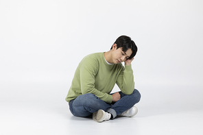 2인청년_좌절한 청년 사진 이미지