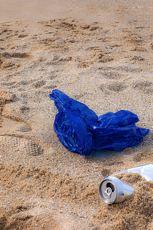 해변_지저분한 해양 쓰레기 사진 이미지