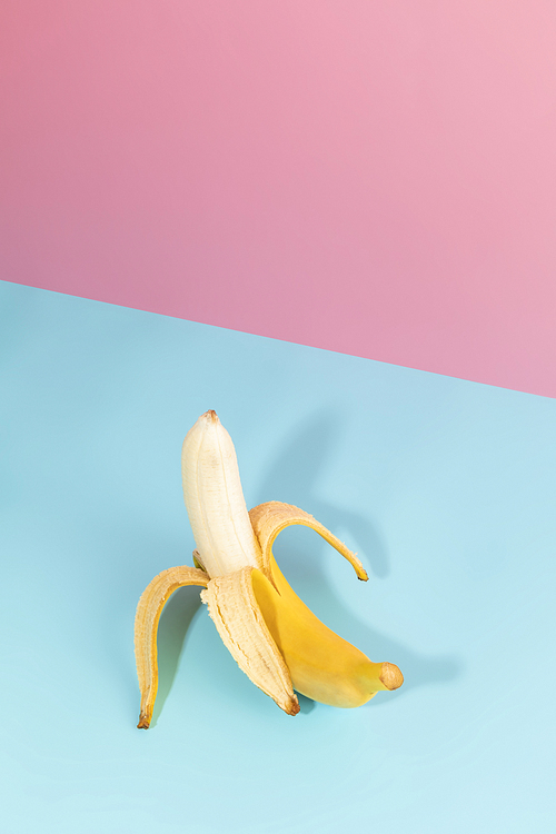 심플푸드_벗겨진 바나나 사진 이미지