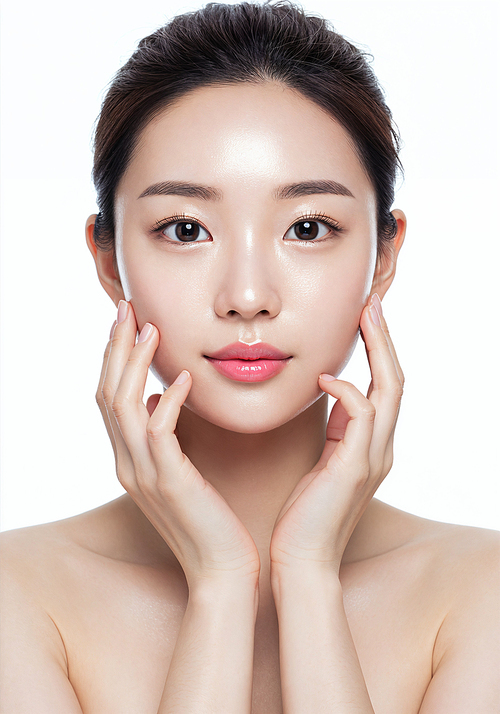 깨끗한 피부를 가진 여자의 얼굴 정면 클로즈업