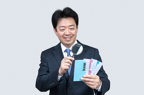 비즈니스맨과 예금통장