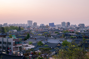 전주 한옥 마을의 노을진 풍경