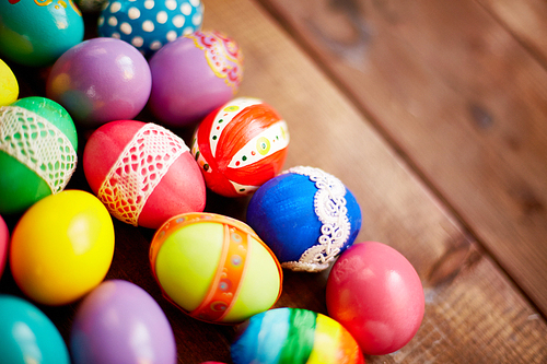 Creative Easter decorations of various colors
