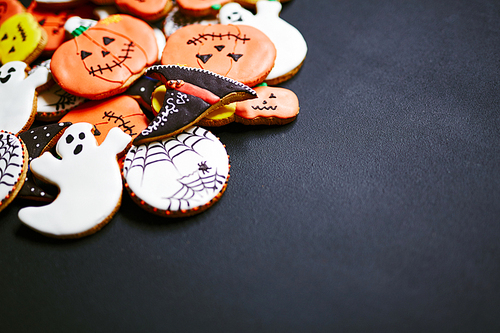 Symbols of halloween in form of yummy cookies