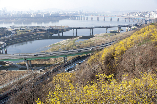 South Korea, Overlooking the Han River, Gangnam-gu in eungbongsan,
