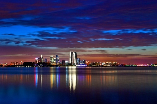 scenery,The city,construction,Sunset,waters,Downtown,cityscape,The river,skyline,The sky,reflex,The bridge,At night,Travel,building,skyscraper,seaside,Sanctuary,marina