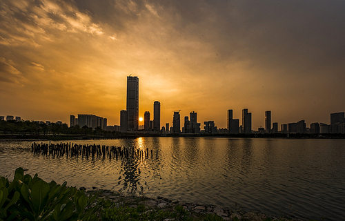 scenery,The city,color,shenzhen,No one,waters,Downtown,skyscraper,The sky,cityscape,reflex,The river,twilight,Travel,dawn,At night,building,seaside,Sanctuary.