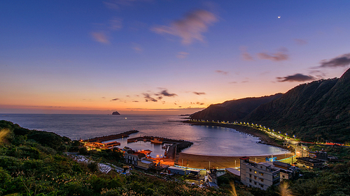 scenery,wide angle,construction,nikon,nagaiki,The bay,The beach,The sky,The ocean,outdoors,At night,landscape,dawn,The city,twilight,island,Small town,shan
