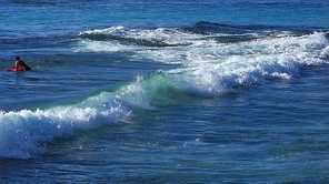 The last week of 2017 is spent in Honolulu. During a few sunny days, the round trip around the island sees this blue Pacific.