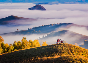 color,documentary,scenery,Travel,dawn,Sunset,The sky,fall,Volcano,fog,Snowy,outdoors,Nature,Mist,At night,beautiful sceneries,Daylight,Winter,xiaoshan,waters