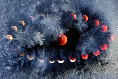 The moon,Snowy,tianjin,vertebrate without vertebrae,Winter,It's Christmas,Nature,outdoors,backstage,Smoke,abstraction,color,ki,Daylight,energy,one,frost,Cold,Darkness.