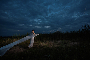 portrait,Hey, girl,artistic conception,aestheticism,changsha,Emotions,tree,dawn,outdoors,At night,one,Travel,Daylight,Nature,A woman,The wedding,adult,The sun,lawn,silhouette