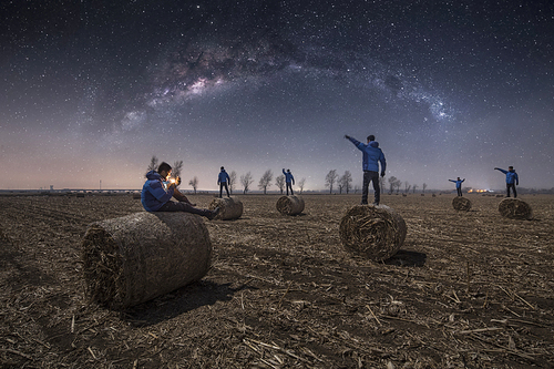 ,starry sky,scenery,wide angle,canon,Emotions,shenyang,The world is full of color,Mirror Mirror Season 5,pastime,The beach,one,Group (abstract),Daylight,Let's move,Travel,Male,agriculture,The farm,A girl.