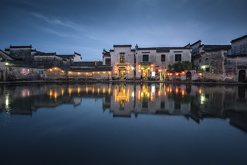 scenery,Travel,honglin,Sunset,construction,Theriver,lake,twilight,Atnight,Thecity,Thebridge,outdoors,building,Thehouse,dawn,Thesky,canal,Smalltown,Boat,